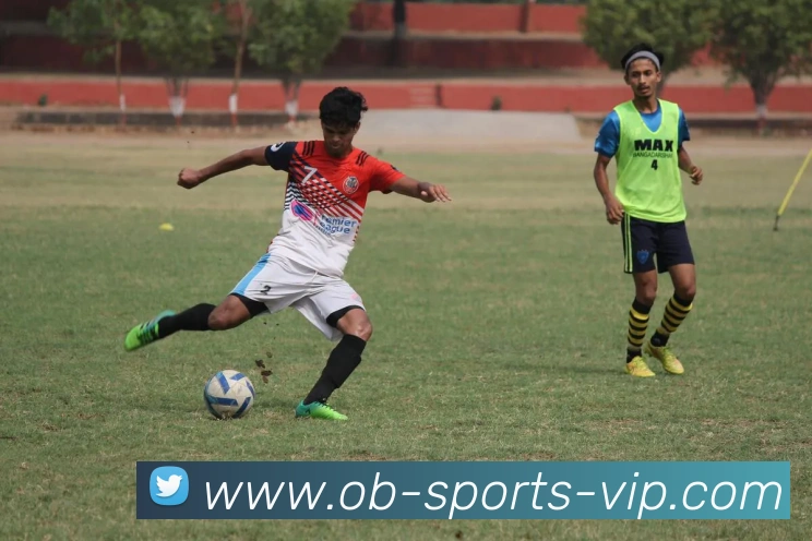 埃弗拉谈足球之争：我心中的GOAT是C罗而非梅西